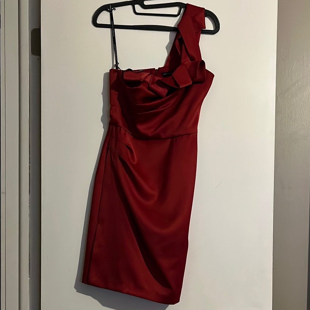 Red One-Shoulder Cocktail Dress with Sheath Style